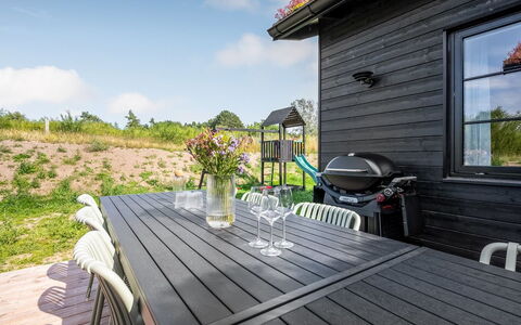 Adia - 650M from the Sea: Træ, Gulvbelægning, Indretning, Etage, Møbel, Trægulve, Værelse, Loft, Bejdse, Hårdttræ
