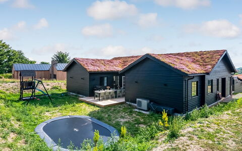 Adia - 650M from the Sea: Træ, Gulvbelægning, Indretning, Etage, Møbel, Trægulve, Værelse, Loft, Bejdse, Hårdttræ