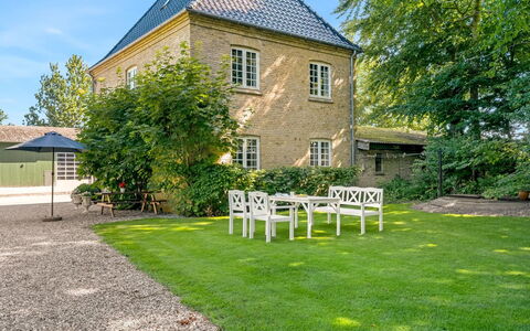 Iivo - 1.3Km from the Sea: Hus, Busk, Tag, Hjem, Sommerhus, Have, Estate, Stuehus, Lawn, Landscaping
