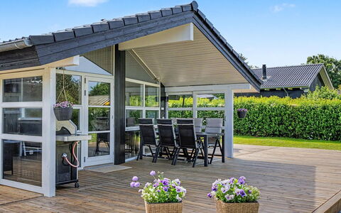 Frederikke - 875M from the Sea: Veranda, Dør, Skygge, Sommerhus, Dæk, Udendørs Møbler, Udendørs Struktur, Gårdhave, Markise, Gård