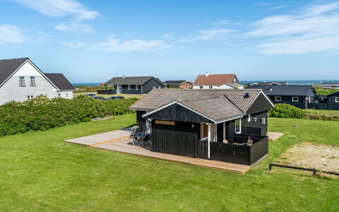 Leonard - 130M from the Sea: Bygning, Hus, Tag, Hjem, Arkitektur, Boligområde, Sommerhus, Land Lot, Landdistrikt, Sidespor