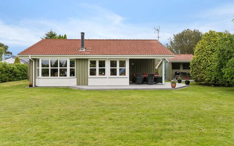 Henne - from the Sea: Træ, Hjem, Veranda, Dæk, Hårdttræ, Tag, Bejdse, Trægulve, Eco Hotel