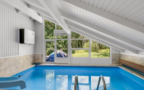 Rathulf - 700M from the Sea: Loft, Indretning, Møbel, Etage, Gulvbelægning, Svømmepøl, Udvej, Attic, Hotel, Design