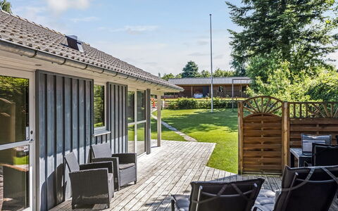 Alfwin - 300M from the Sea: Tag, Hus, Hjem, Sommerhus, Sidespor, Estate, Indkørsel, Garden Bygninger, Gård, Skur