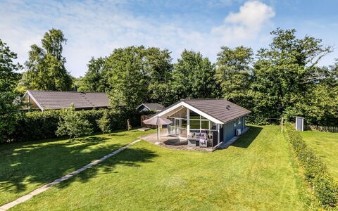 Alfwin - 300M from the Sea: Tag, Hus, Hjem, Sommerhus, Sidespor, Estate, Indkørsel, Garden Bygninger, Gård, Skur