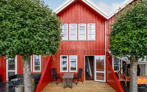 Ulvi - 15M from the Sea: Tag, Hjem, Dør, Sommerhus, Skygge, Sidespor, Gård, Estate, Backyard