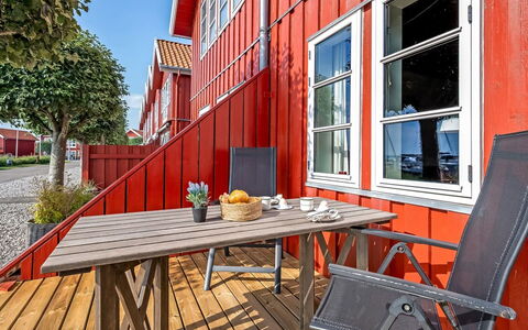 Ulvi - 15M from the Sea: Tag, Hjem, Dør, Sommerhus, Skygge, Sidespor, Gård, Estate, Backyard