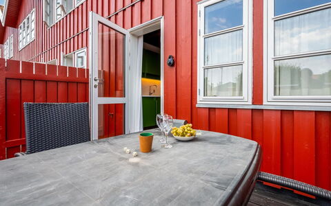 Ulvi - 15M from the Sea: Tag, Hjem, Dør, Sommerhus, Skygge, Sidespor, Gård, Estate, Backyard