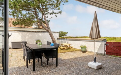 Aike - 1Km from the Sea: Træ, Hjem, Veranda, Dæk, Hårdttræ, Tag, Bejdse, Trægulve, Eco Hotel