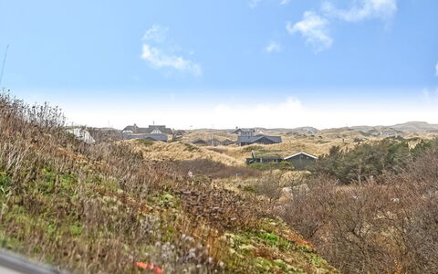 Marcus - 500M from the Sea: Estate, Skygge, Indkørsel, Stuehus