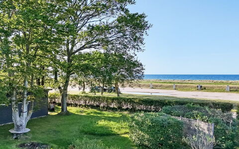 Meglena - 250M from the Sea: Græs, Græs-, Land Lot, Sommerhus, Landdistrikt, Eng, Garden Bygninger, Have, Skur