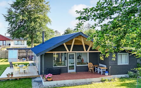 Meglena - 250M from the Sea: Græs, Græs-, Land Lot, Sommerhus, Landdistrikt, Eng, Garden Bygninger, Have, Skur