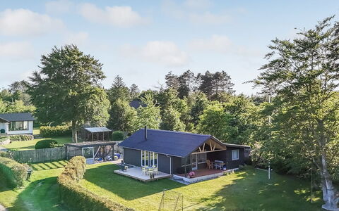 Meglena - 250M from the Sea: Græs, Græs-, Land Lot, Sommerhus, Landdistrikt, Eng, Garden Bygninger, Have, Skur