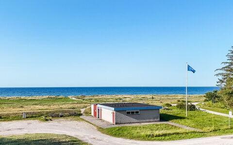 Meglena - 250M from the Sea: Græs, Græs-, Land Lot, Sommerhus, Landdistrikt, Eng, Garden Bygninger, Have, Skur
