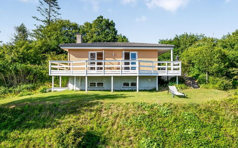 Albert - 300M from the Sea: Træ, Hjem, Veranda, Dæk, Hårdttræ, Tag, Bejdse, Trægulve, Eco Hotel