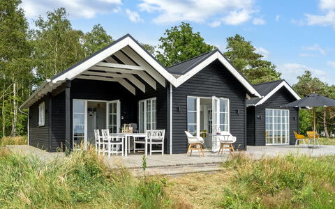 Farman - 150M from the Sea: Træ, Hjem, Veranda, Dæk, Hårdttræ, Tag, Bejdse, Trægulve, Eco Hotel