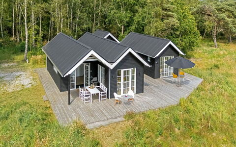 Farman - 150M from the Sea: Træ, Hjem, Veranda, Dæk, Hårdttræ, Tag, Bejdse, Trægulve, Eco Hotel