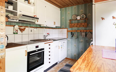 Kvarnfallet 40: Træ, Gulvbelægning, Køkken, Indretning, Countertop, Etage, Cabinetry, Loft, Større Bandage, Køkken Apparat