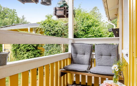 Kvarnfallet 40: Træ, Veranda, Hjem, Bejdse, Dæk, Altan, Hårdttræ, Blomsterkrukke, Stueplante, Udendørs Møbler