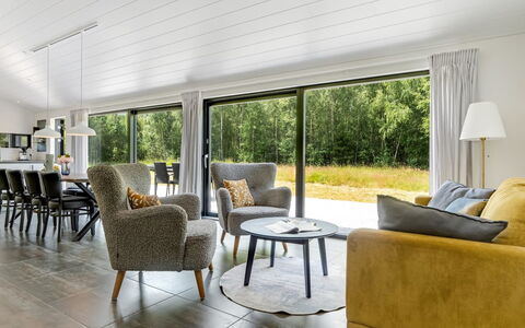 Sighvat - 300M from the Sea: Møbel, Indretning, Træ, Gulvbelægning, Etage, Loft, Couch, Hjem, Stue, Stol