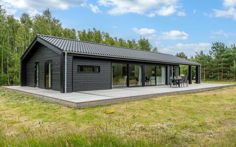 Sighvat - 300M from the Sea: Træ, Hjem, Veranda, Dæk, Hårdttræ, Tag, Bejdse, Trægulve, Eco Hotel