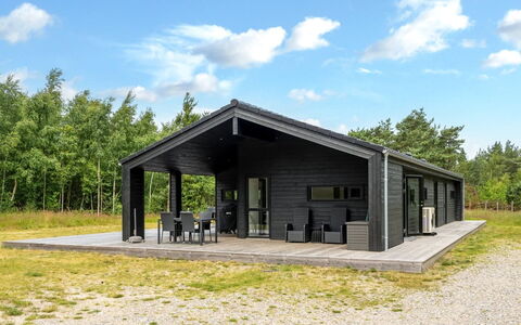 Sighvat - 300M from the Sea: Træ, Hjem, Veranda, Dæk, Hårdttræ, Tag, Bejdse, Trægulve, Eco Hotel