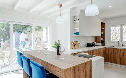 Brisa del Mar: Møbel, Countertop, Køkken, Indretning, Cabinetry, Gulvbelægning, Træ, Etage, Loft, Køkken Apparat