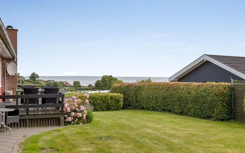 Teja - 100M from the Sea: Hus, Tag, Hjem, Sommerhus, Estate, Stuehus, Villa, Veranda, Sidespor