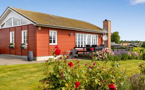 Teja - 100M from the Sea: Hus, Tag, Hjem, Sommerhus, Estate, Stuehus, Villa, Veranda, Sidespor