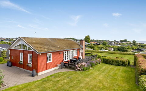 Teja - 100M from the Sea: Hus, Tag, Hjem, Sommerhus, Estate, Stuehus, Villa, Veranda, Sidespor