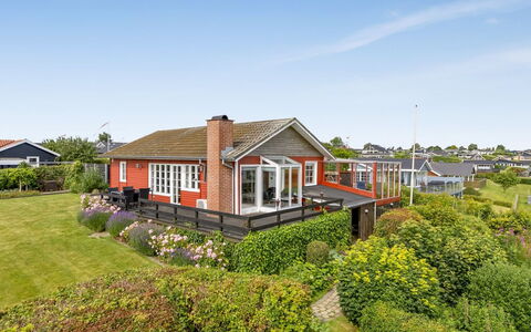 Teja - 100M from the Sea: Hus, Tag, Hjem, Sommerhus, Estate, Stuehus, Villa, Veranda, Sidespor