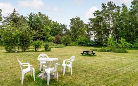Hoat - 1.7Km from the Sea: Græs-, Land Lot, Have, Lawn, Eng, Pasture, Landscaping, Parkere, Plantation, Evergreen