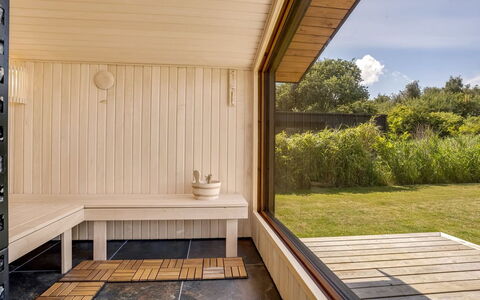 Apelone - 900M from the Sea: Sommerhus, Backyard, Gård, Garden Bygninger, Skur, Sidespor, Udendørs Møbler, Bjælkehytte, Udendørs Struktur, Hytte