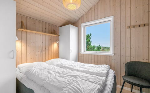 Effie - 500M from the Sea: Træ, Soveværelse, Hjem, Seng, Loft, Sengetøj, Hårdttræ, Bed Frame, Bejdse, Planke