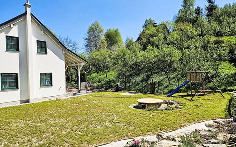 Casa Lenka: Hus, Hjem, Sommerhus, Busk, Have, Lawn, Estate, Stuehus, Gård, Landscaping