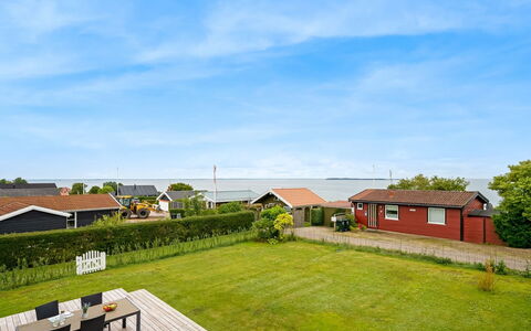 Dragan - 50M from the Sea: Tag, Hus, Hjem, Sommerhus, Dør, Sidespor, Dæk, Veranda, Planke, Hårdttræ