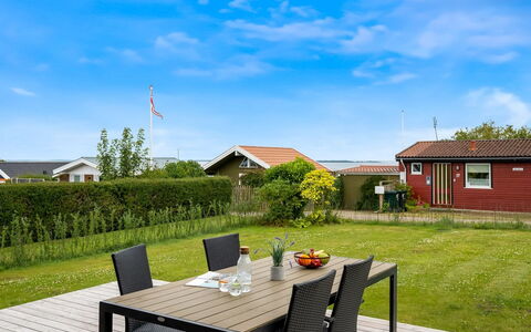 Dragan - 50M from the Sea: Tag, Hus, Hjem, Sommerhus, Dør, Sidespor, Dæk, Veranda, Planke, Hårdttræ