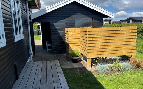 Dragan - 50M from the Sea: Træ, Sidespor, Hus, Tag, Sommerhus, Hjem, Planke, Backyard, Hårdttræ, Garden Bygninger