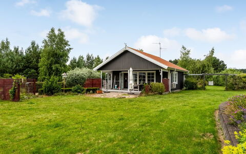 Thine - 800M from the Sea: Træ, Møbel, Lejlighed, Værelse, Loft, Bejdse, Stol, Hårdttræ, Klarlak, Tømmer
