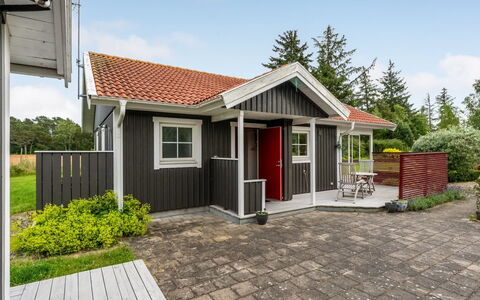 Thine - 800M from the Sea: Træ, Møbel, Lejlighed, Værelse, Loft, Bejdse, Stol, Hårdttræ, Klarlak, Tømmer