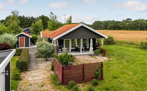 Thine - 800M from the Sea: Træ, Møbel, Lejlighed, Værelse, Loft, Bejdse, Stol, Hårdttræ, Klarlak, Tømmer