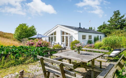 Idalia - 600M from the Sea: Tag, Hus, Hjem, Sommerhus, Sidespor, Estate, Indkørsel, Garden Bygninger, Gård, Skur