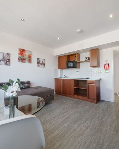 Roland House - Two Bedroom a