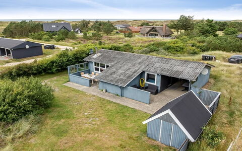 Claudine - 700M from the Sea: Hus, Tag, Hjem, Sommerhus, Skur, Garden Bygninger, Sidespor, Gård, Bjælkehytte, Hytte