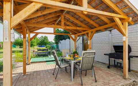 Goggola: Træ, Skygge, Hårdttræ, Udendørs Struktur, Bejdse, Bjælke, Have, Gazebo, Tømmer, Pavilion