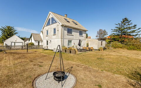 Paale - 208M from the Sea: Himmel, Blå, Hus, Hjem, Tag, Boligområde, Sommerhus, Menneskelig Bosættelse, Landdistrikt, Estate