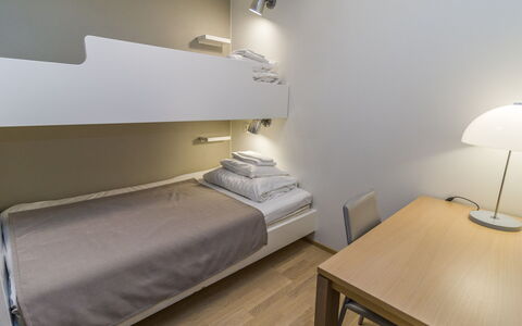 Ruka Ski Chalets Ii Huoneisto 2605: Indretning, Møbel, Gulvbelægning, Etage, Seng, Soveværelse, Loft, Værelse, Belysning, Lejlighed