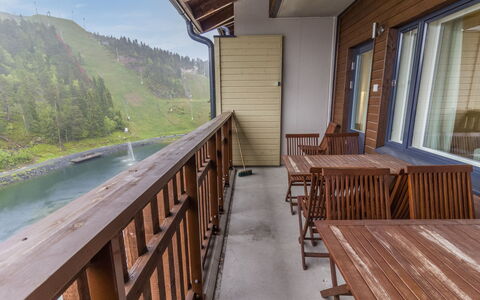 Ruka Ski Chalets Ii Huoneisto 2605: Hårdttræ, Bejdse, Planke, Veranda, Trægulve, Altan
