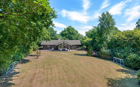 Lillebror - 12Km from the Sea: Træ, Busk, Land Lot, Almindeligt, Hjem, Estate, Sommerhus, Have, Stuehus, Lawn