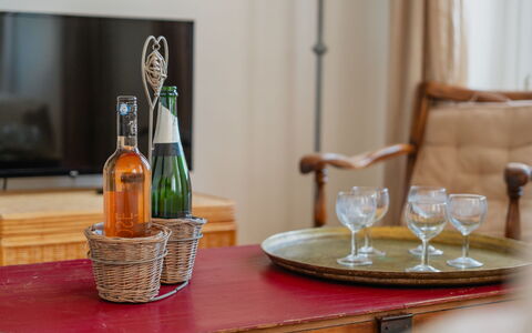 Le Cosy: Møbel, Udendørs Møbler, Udendørs Bord, Stol, Metal, Altan, Hegn, Skygge, Hårdttræ, Bejdse